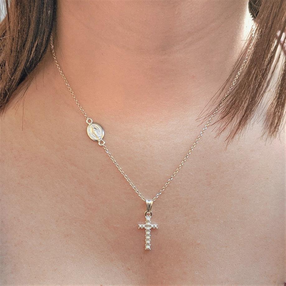 collana con croce